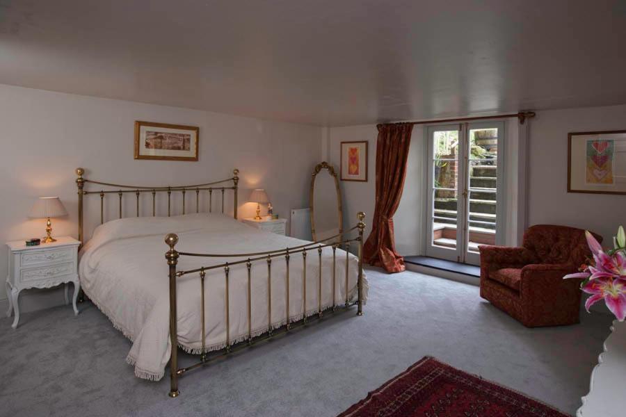 Number 5 Bed and Breakfast Shaftesbury Værelse billede